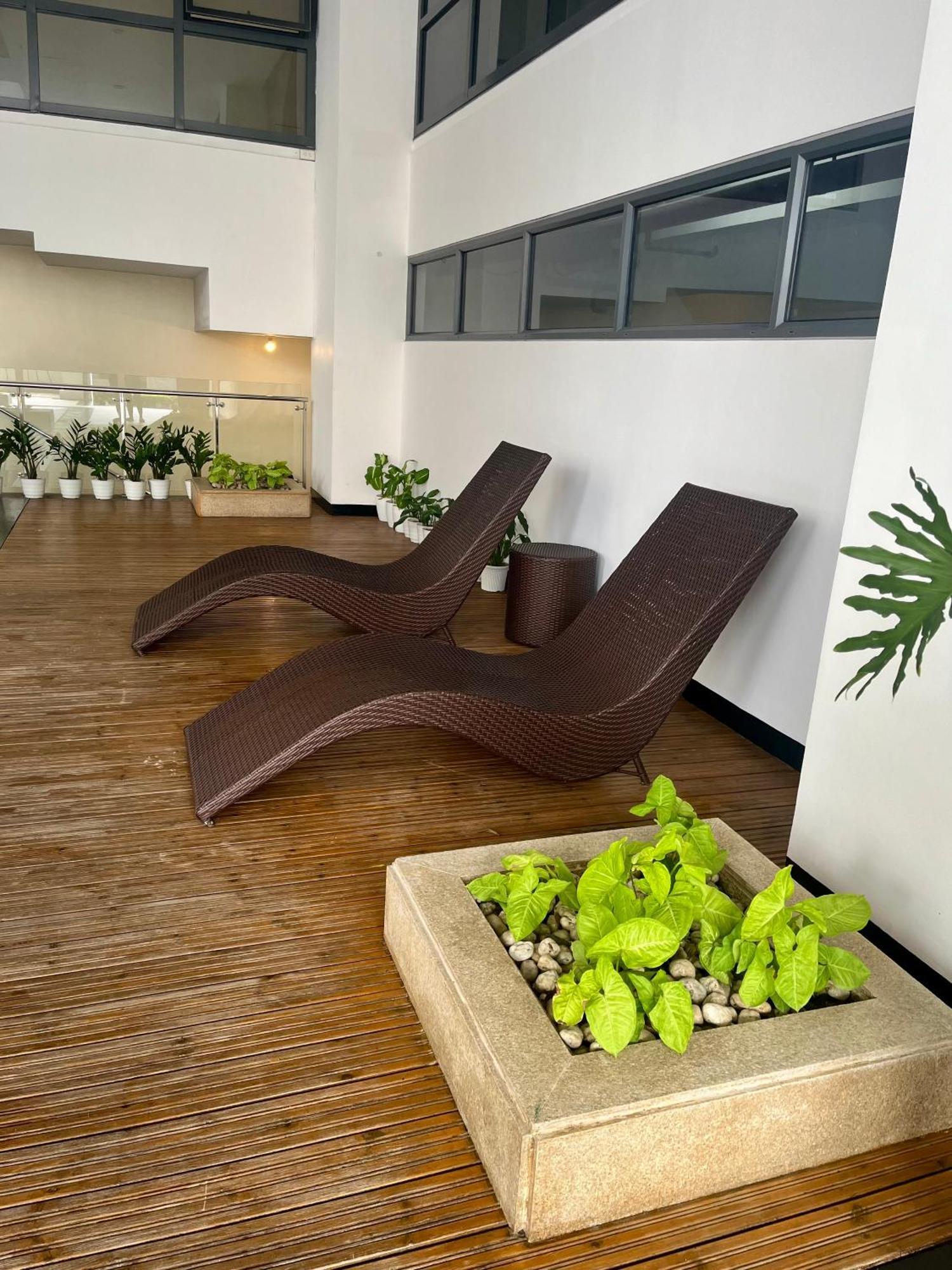 Greenbelt Hamilton Tower 1 Legazpi Makati City Exterior photo